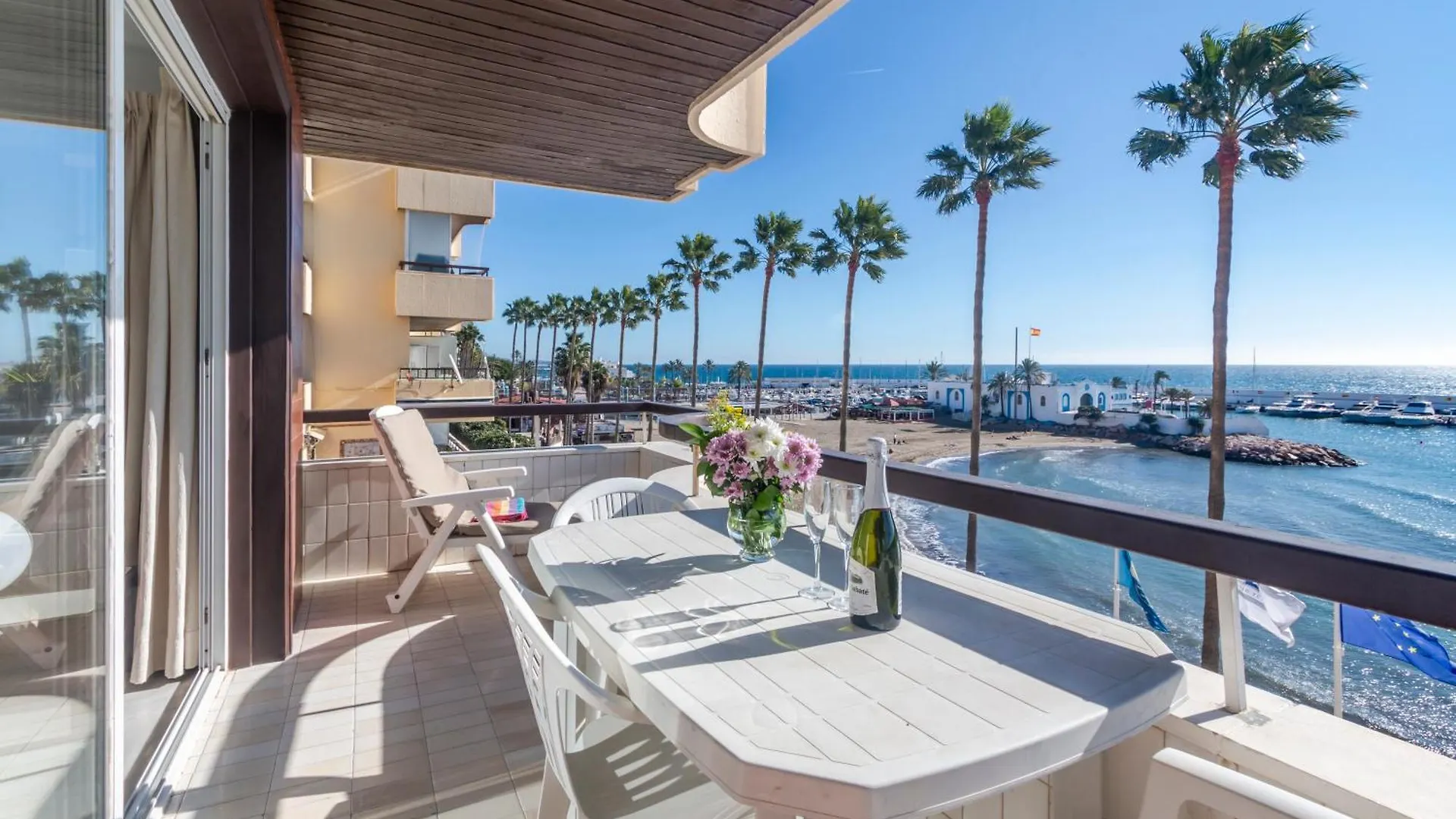 Apartment Facing The Sea And Marina Marbella Spain