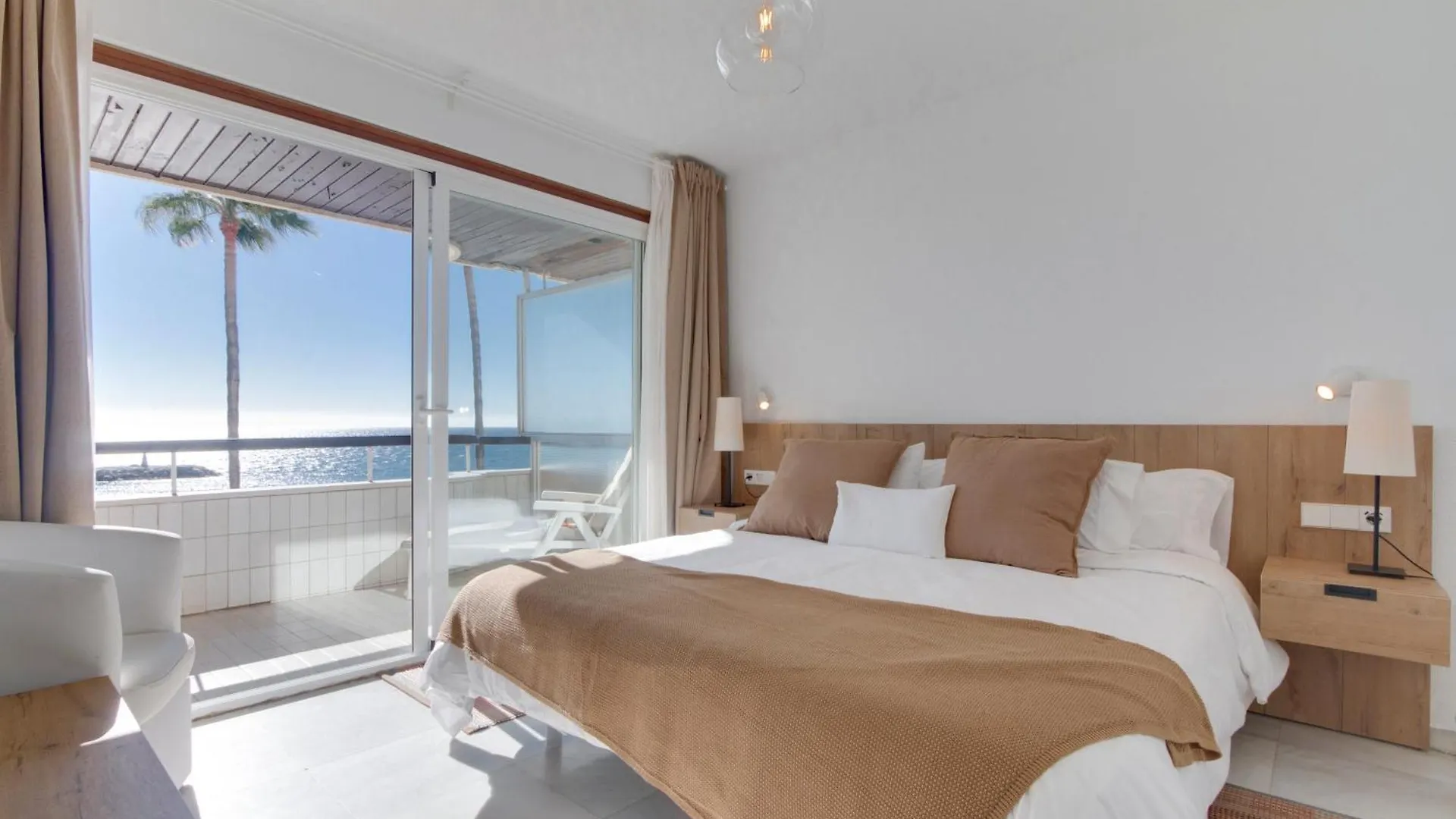 Apartment Facing The Sea And Marina Marbella Spain