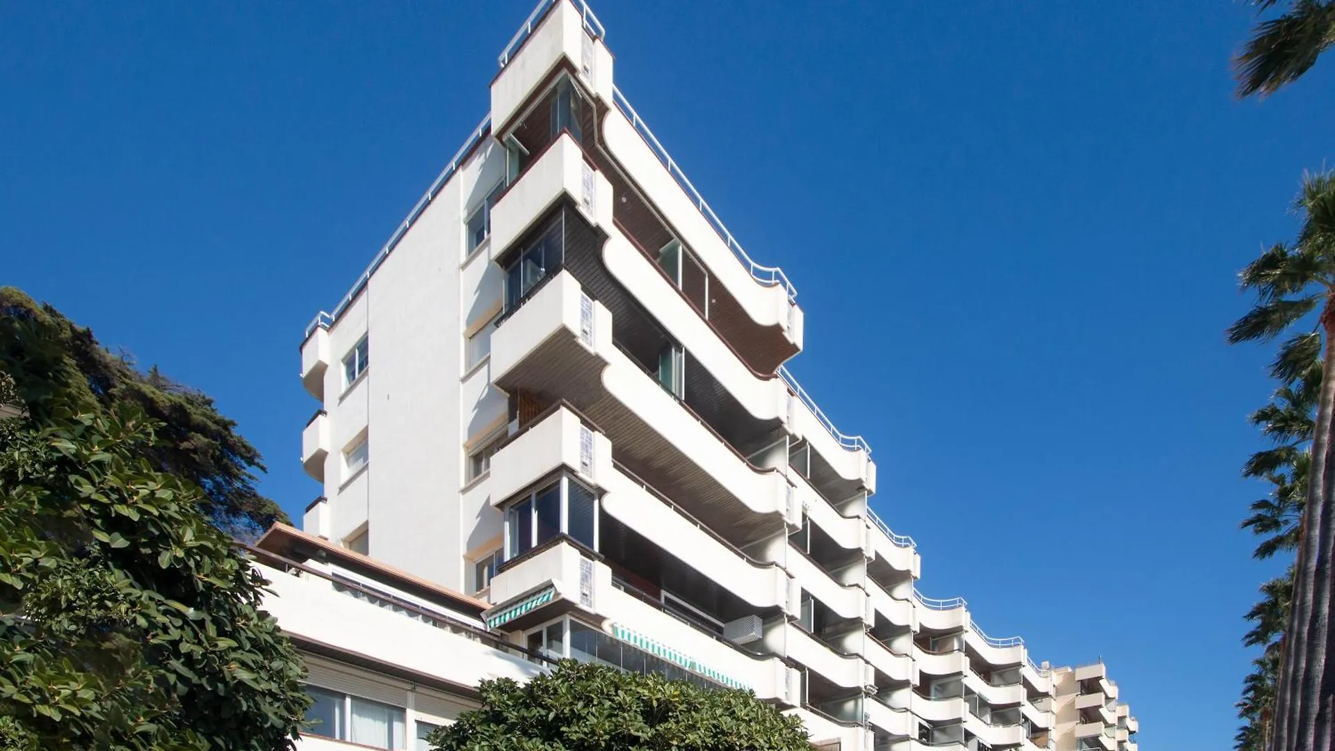 Apartment Facing The Sea And Marina Marbella