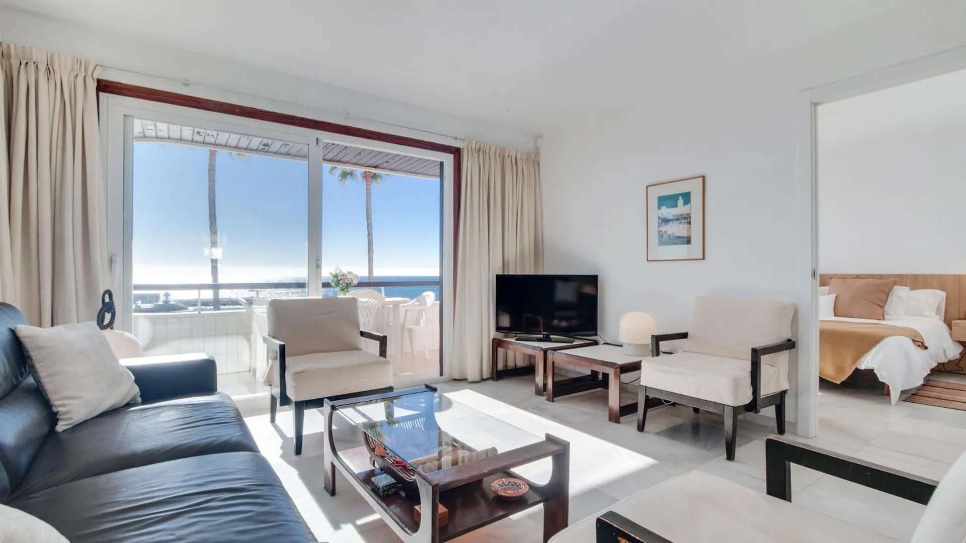 Apartment Facing The Sea And Marina Marbella